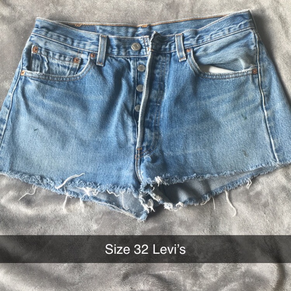 SOLD SOLD SOLD Levi shorts